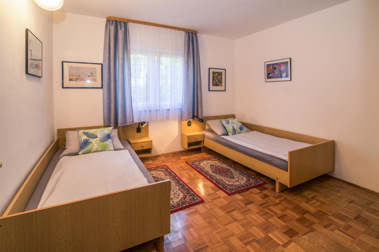 Apartments Palme Malinska Εξωτερικό φωτογραφία