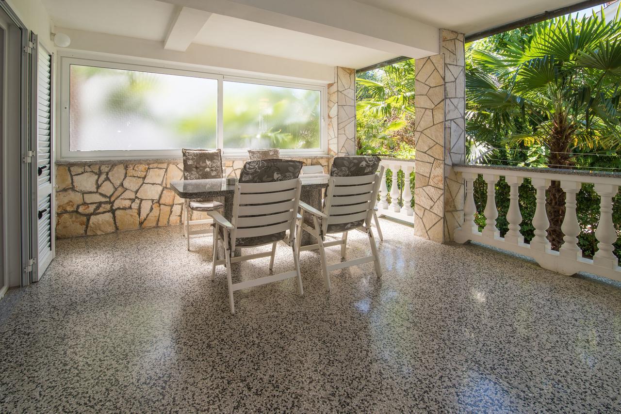 Apartments Palme Malinska Εξωτερικό φωτογραφία