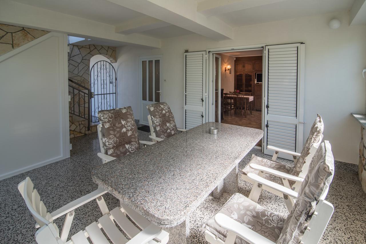 Apartments Palme Malinska Εξωτερικό φωτογραφία