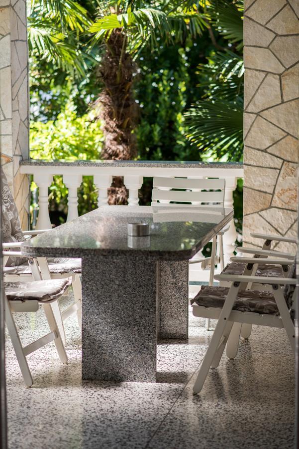 Apartments Palme Malinska Εξωτερικό φωτογραφία
